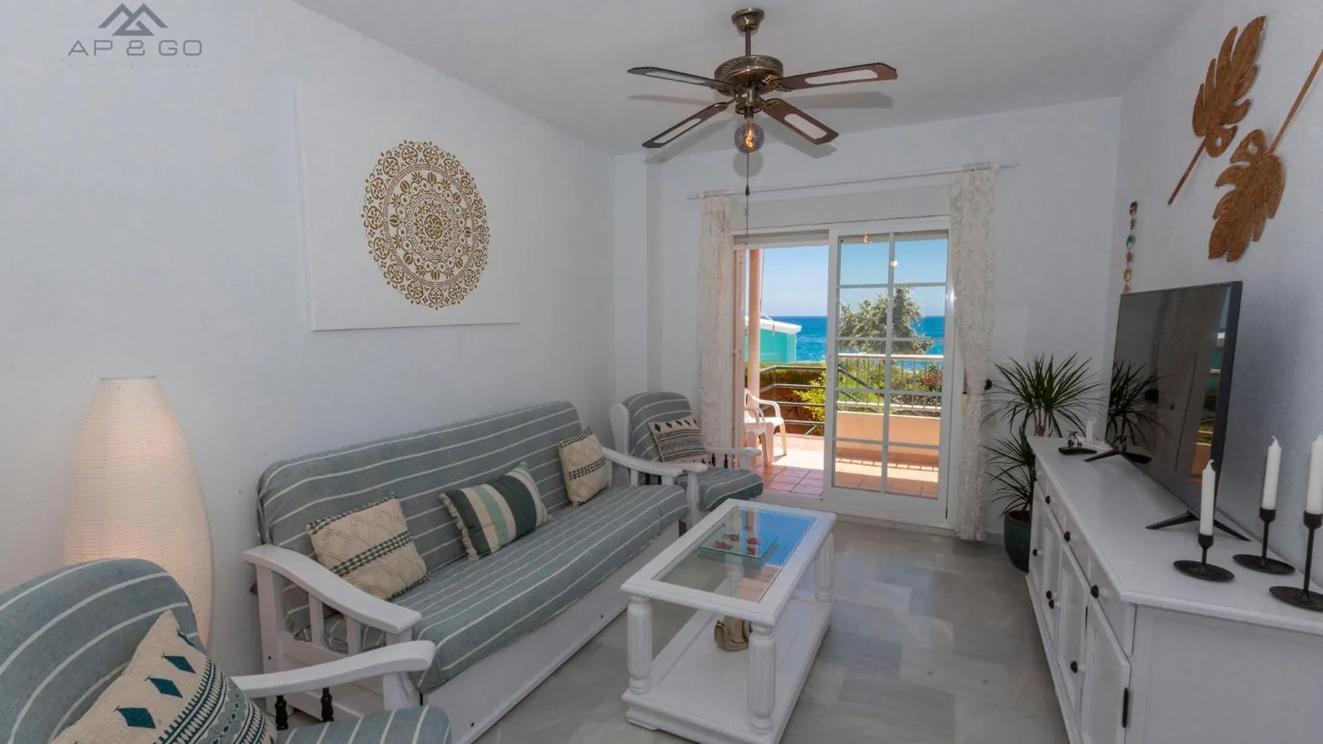 Daire Smart Terrace Beachfront Seaviews La Herradura
