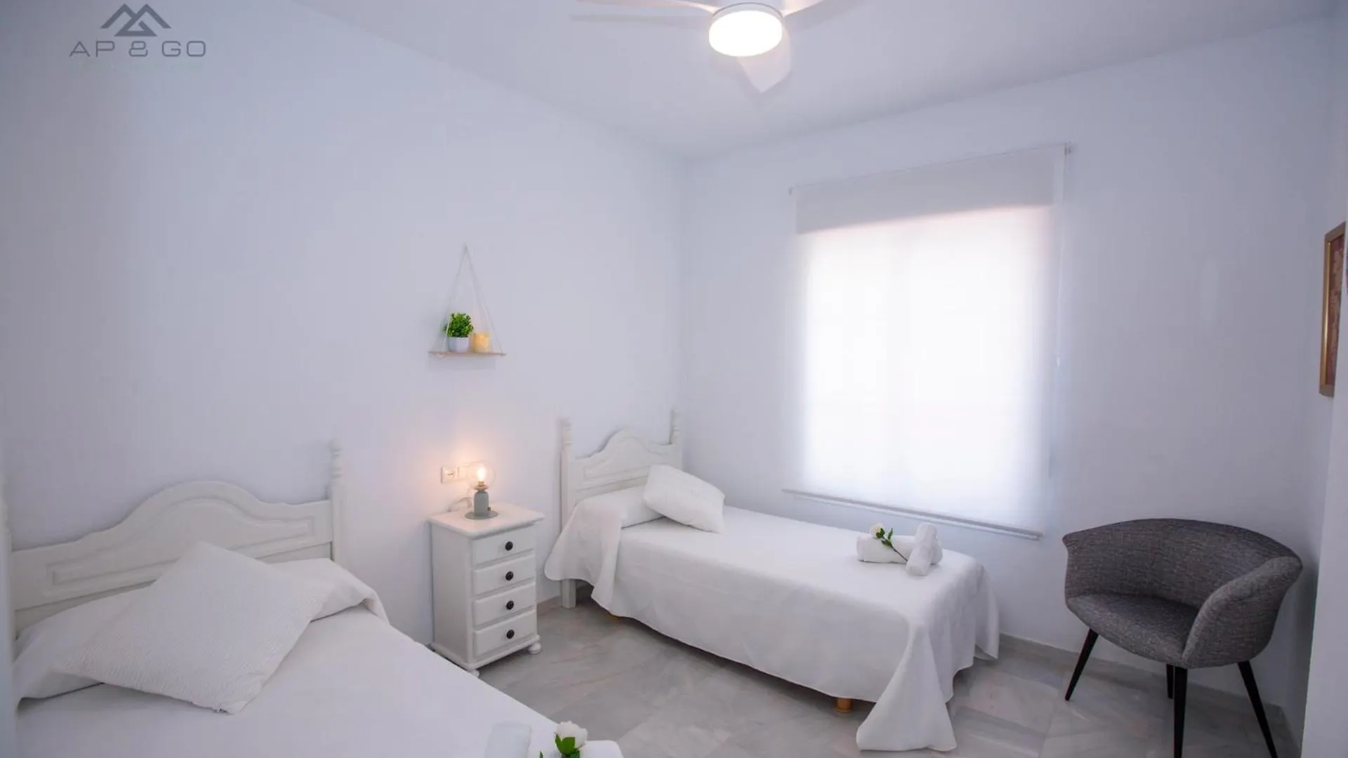 Smart Terrace Beachfront Seaviews لا هيرادورا 0*,  إسبانيا